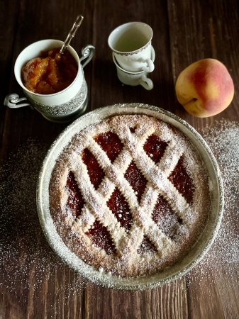 Crostata alla confettura. Dolci