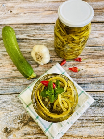 Zucchine sott'olio alla pugliese Conserve